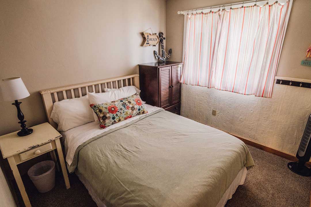 Beach Room at Three Peaks Lodge